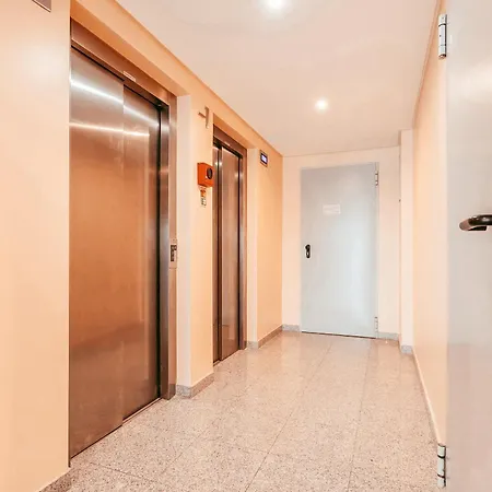Modern & Elegant 2 Bedroom In By Gt House Amadora
