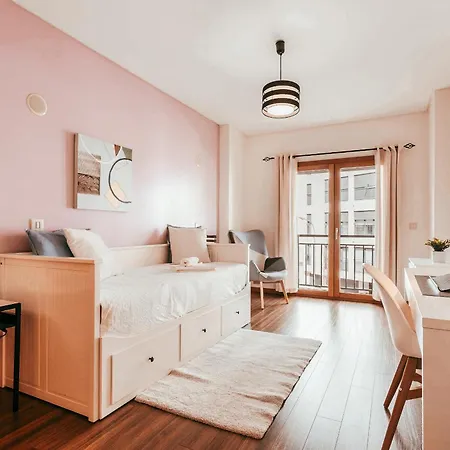 Modern & Elegant 2 Bedroom In By Gt House
