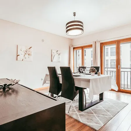 Apartment Modern & Elegant 2 Bedroom In By Gt House