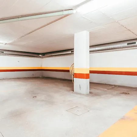 Апартаменты Modern & Elegant 2 Bedroom In By Gt House *