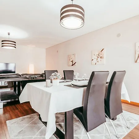 Apartment Modern & Elegant 2 Bedroom In By Gt House Amadora