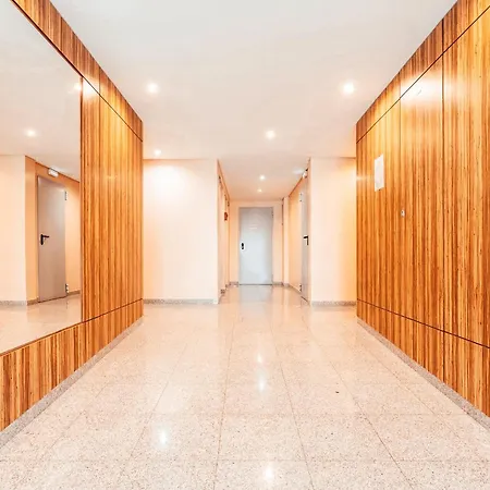 Modern & Elegant 2 Bedroom In By Gt House Amadora