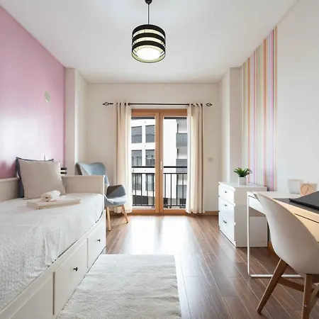 Modern & Elegant 2 Bedroom In By Gt House Amadora