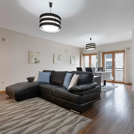 Modern & Elegant 2 Bedroom In By Gt House Apartment Amadora