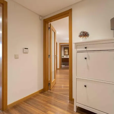 Apartment Modern & Elegant 2 Bedroom In By Gt House *