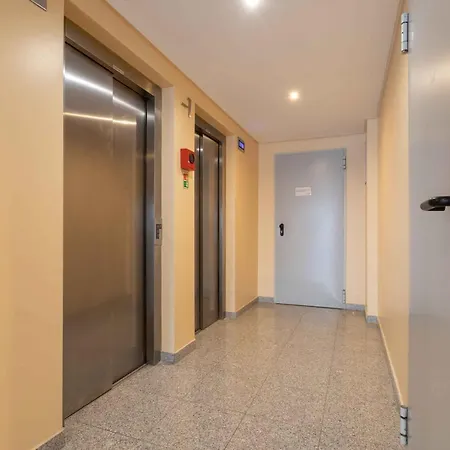 Apartment Modern & Elegant 2 Bedroom In By Gt House *