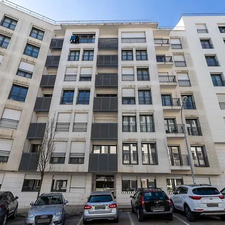 Modern & Elegant 2 Bedroom In By Gt House Apartment Amadora